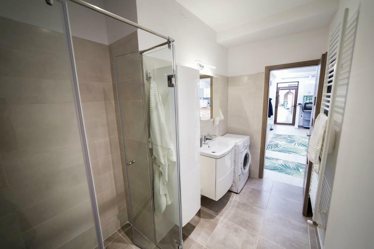 Central Apartment- Shumi'S Kaloşvar Dış mekan fotoğraf